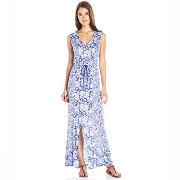 Lucky Brand Dresses & Skirts - Lucky Brand blue floral Tie waist Maxi Dress